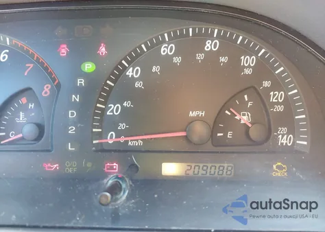 2002 Toyota Camry Le z USA, uszkodzony, nr VIN 4T1BE32K22U007923